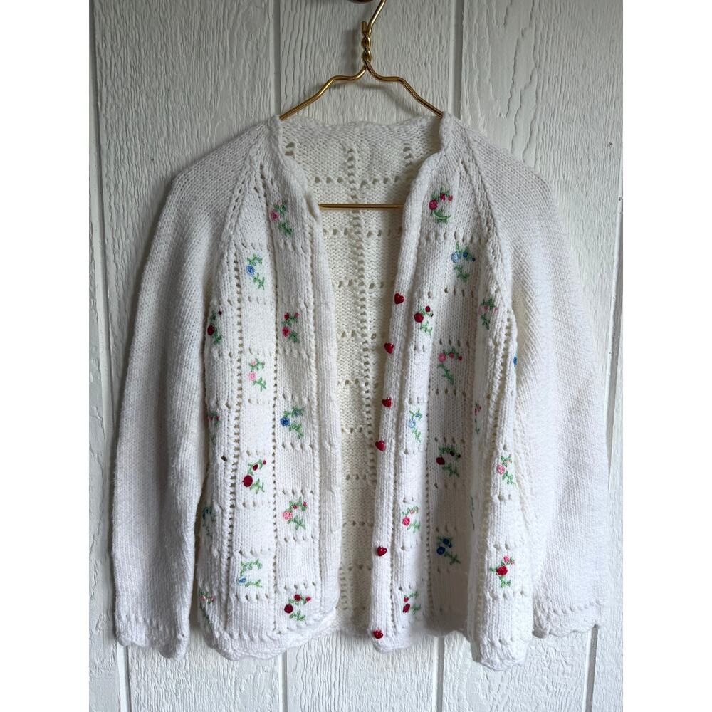 Vintage Floral Knit Cardigan Embroidered Roses Red Heart Buttons Cottagecore 90s